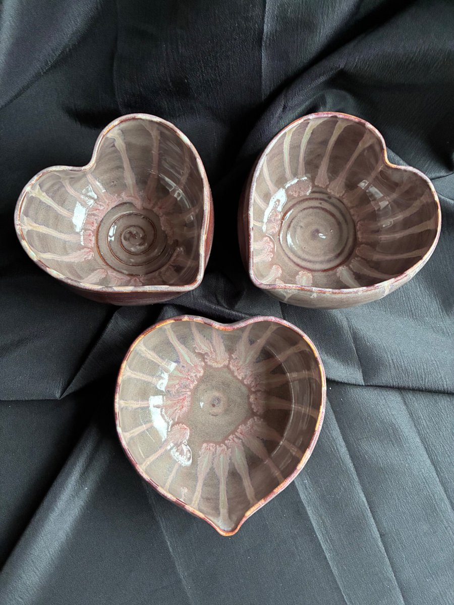 Mauve Heart-shaped bowls