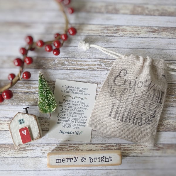Little Wooden Handmade House in a Bag with Christmas Tree 'Merry & Bright' 