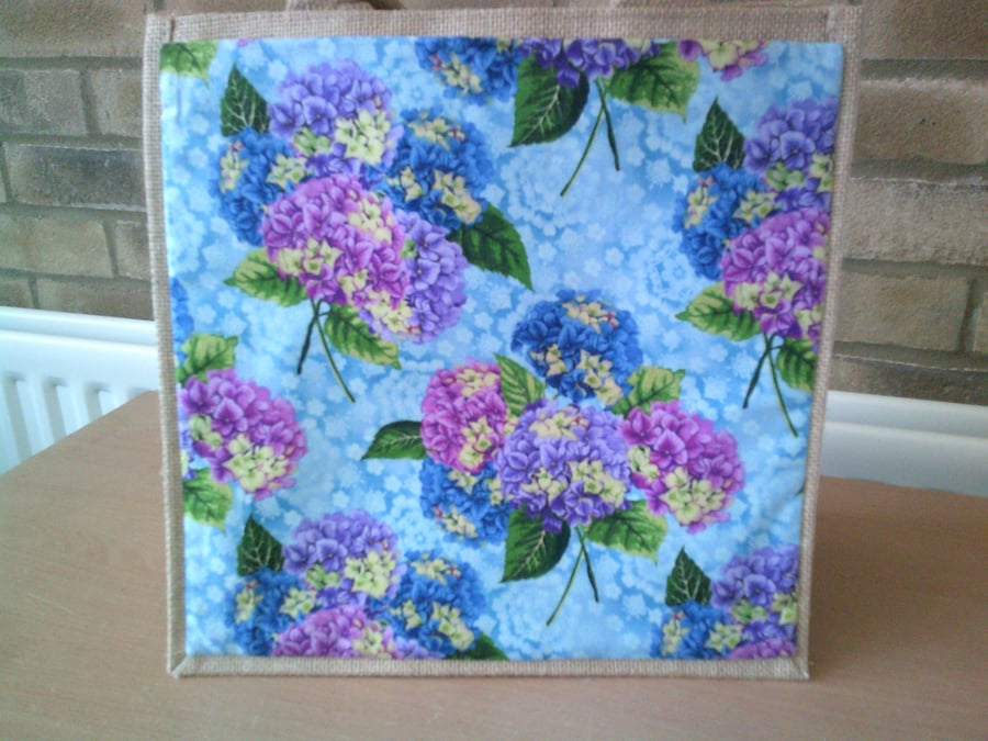 Hydrangeas Medium Jute Bag 