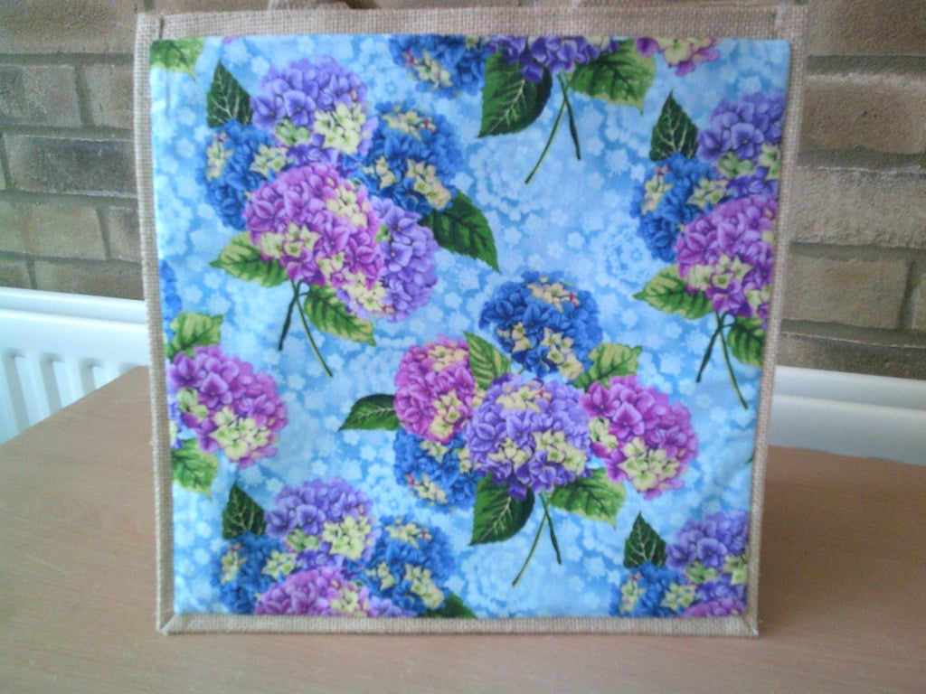 Hydrangeas Medium Jute Bag 