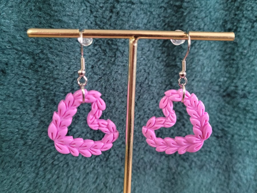 Polymer Clay Pink Heart Wreath, 316 Surgical Stainless Steel
