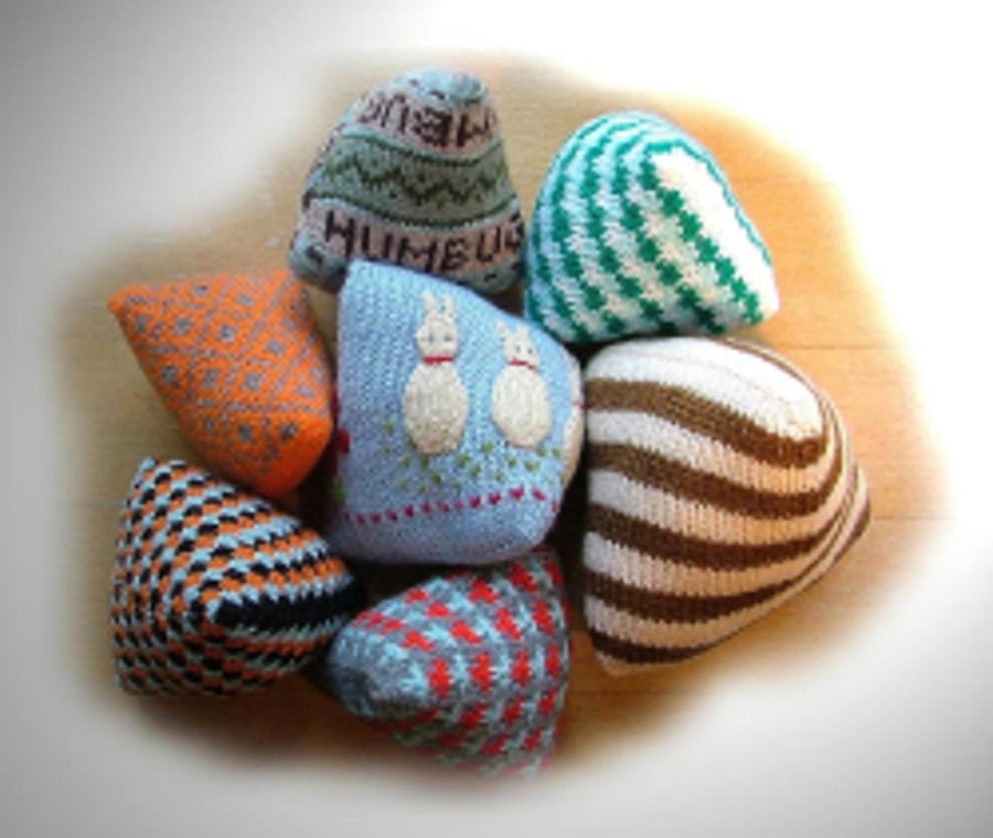 HUMBUG  PLAY  BALLS  FOR  babies PDF  knitting pattern