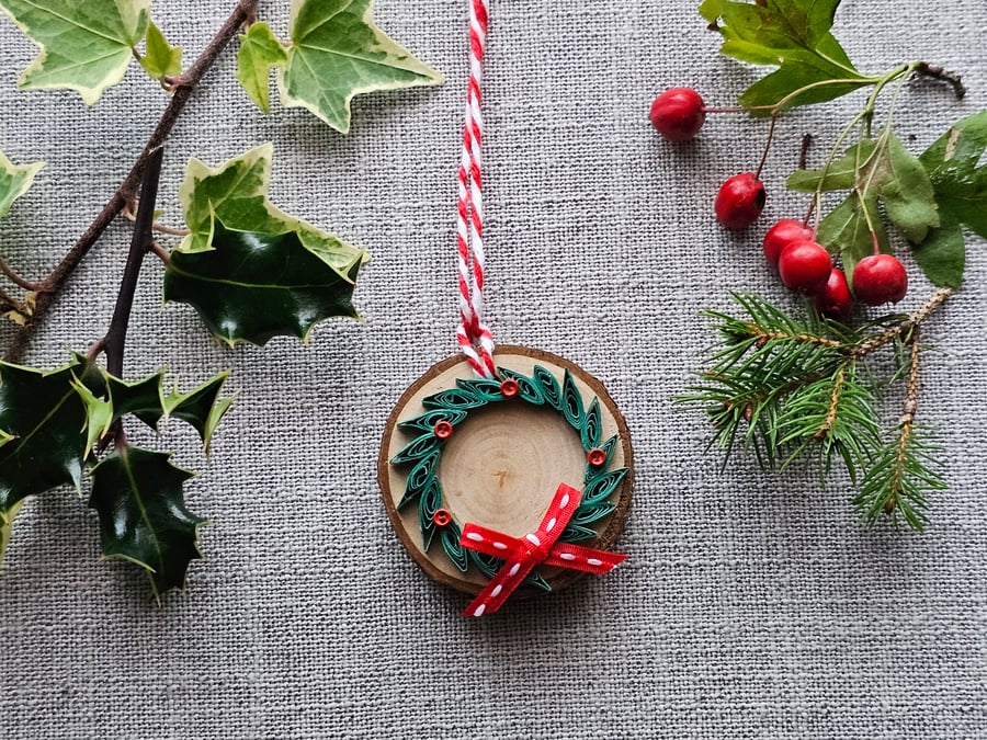 Small Wood Slice Quilled Christmas Hanging Decoration