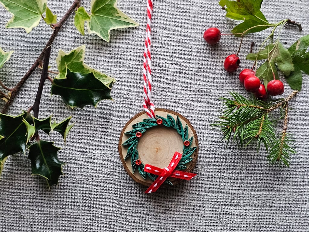 Small Wood Slice Quilled Christmas Hanging Decoration