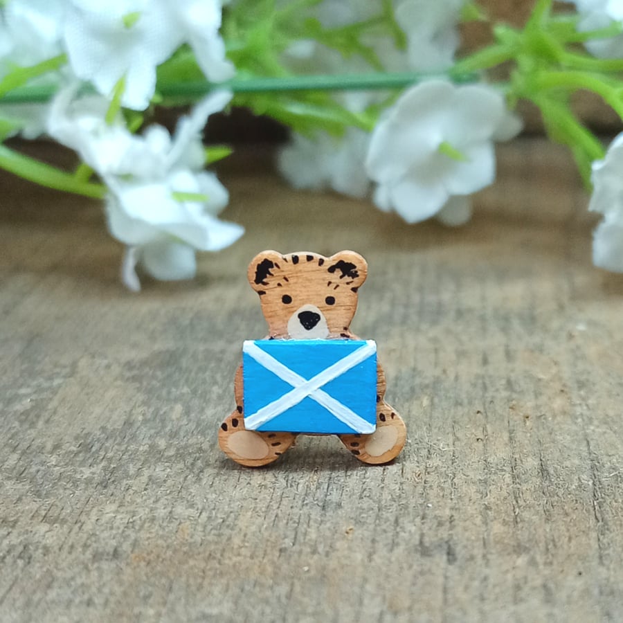 Scotland Flag Bear Pin, Handmade Tiny Wooden Teddy Badge, Small Scottish Gift