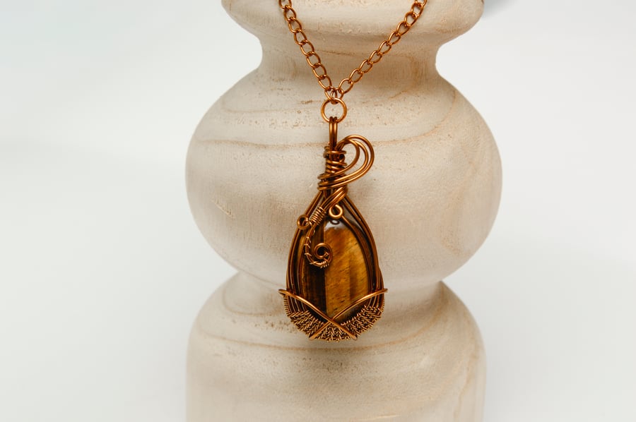 Vintage Style Tiger’s Eye Pendant – Handmade Bronze Wire Wrapped Stone