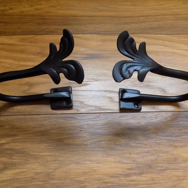 Leaf Curtain Tie Backs...............................Wrought Iron(Forged Steel) 