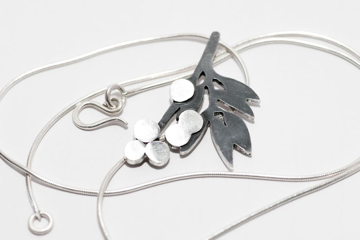 Long Yan Pendant, Fruit necklace