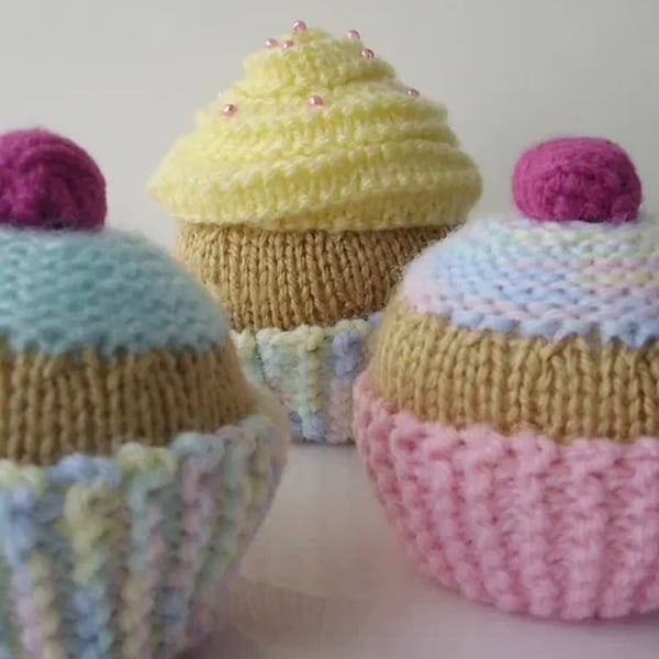 Digital Knitting Pattern Cupcake Bun