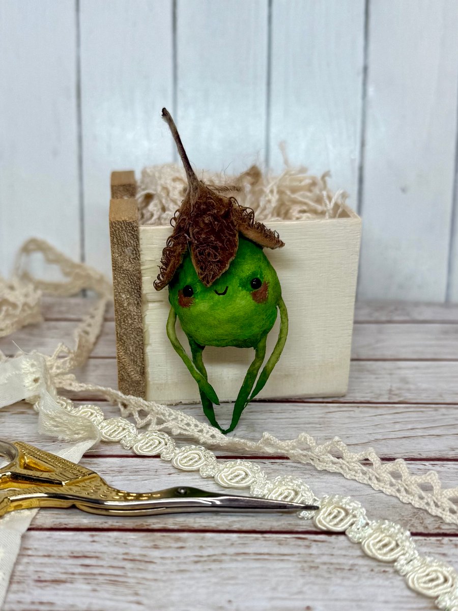 Spun Cotton Beech Nut Friend Green