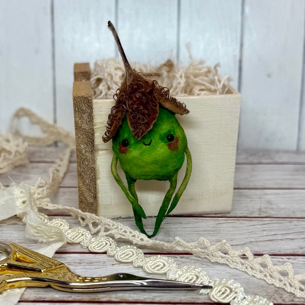 Spun Cotton Beech Nut Friend Green