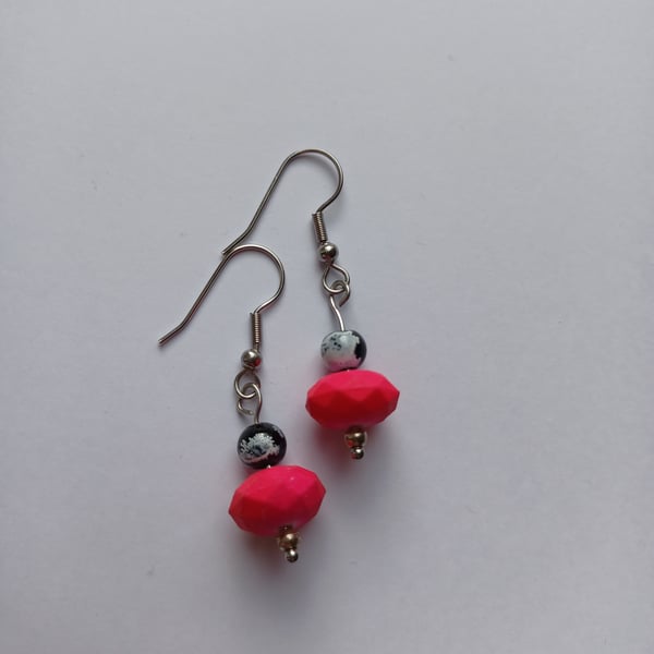 Hot pink matt bead & black and white small bead drop earrings