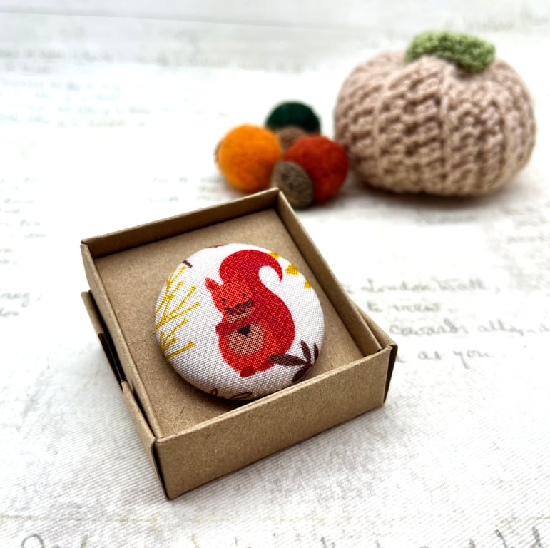 Cute red squirrel and acorns large fabric button brooch - Nature lover