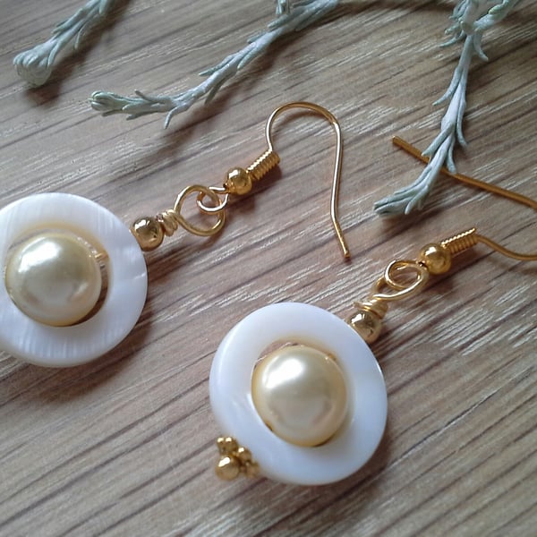 Sale Mother Of Pearl & Shell Pearl Gold Plated Earrings