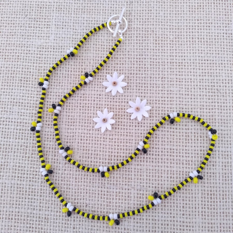 16" Bee Beaded Necklace