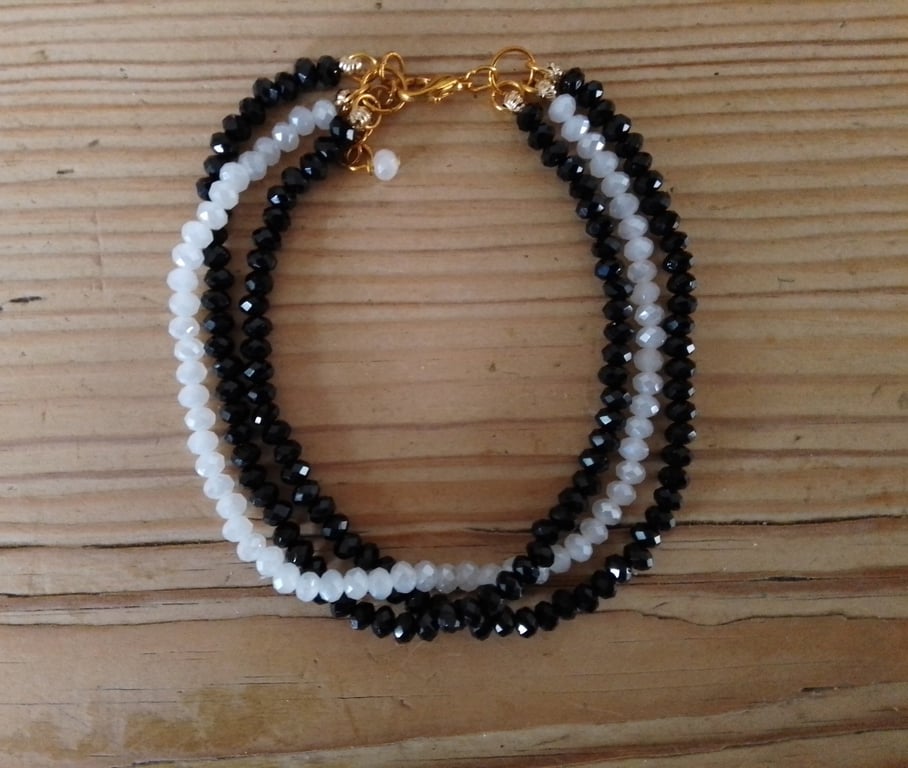 Handmade beaded bracelet