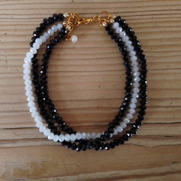 Handmade beaded bracelet