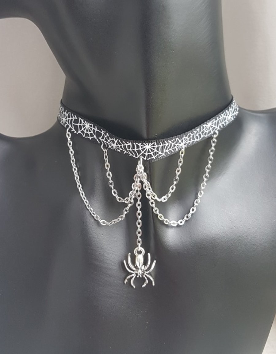 Spooky Spiderweb Draped chain Spider Choker Necklace - 14 inch