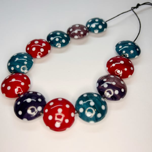 Handmade lamp work glass beads