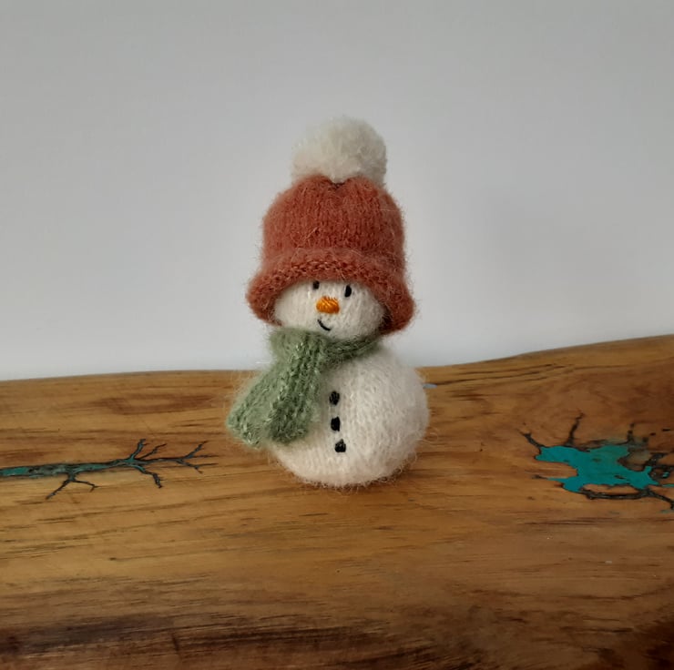 Hand knitted snowman - Folksy