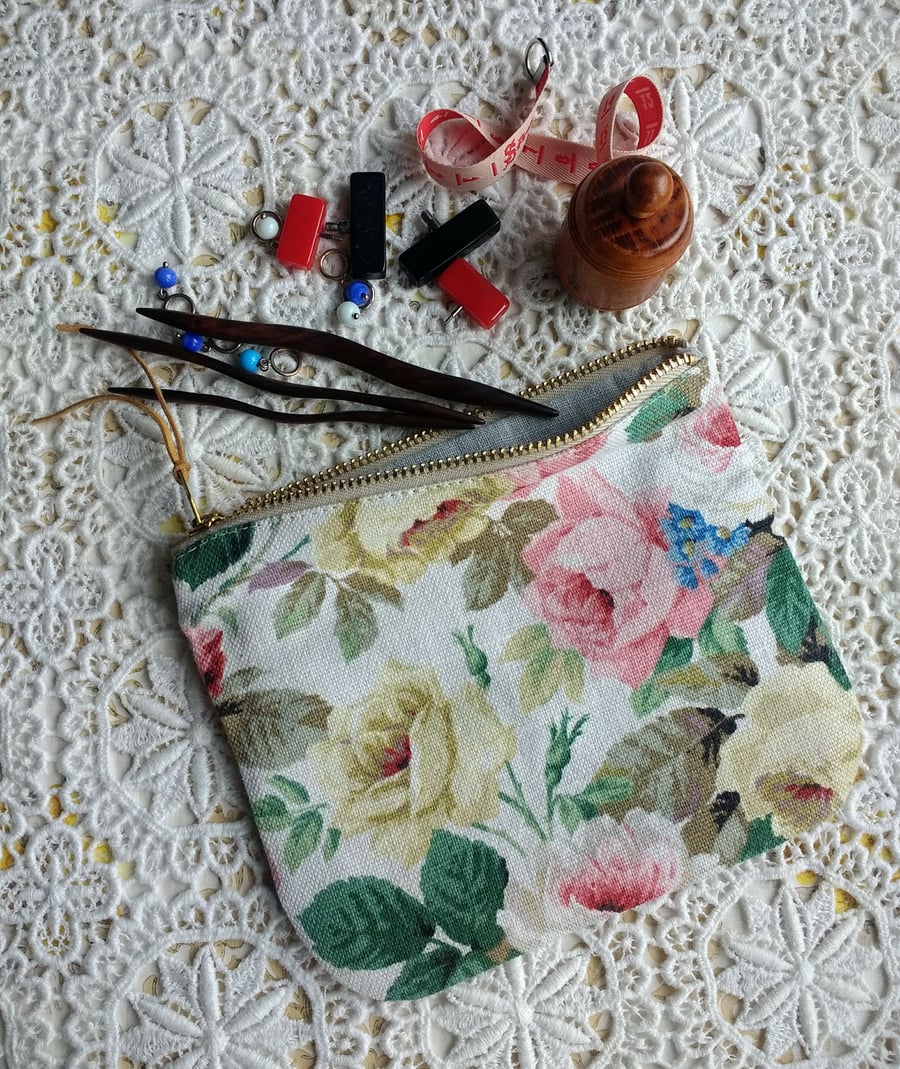 Little notions pouch