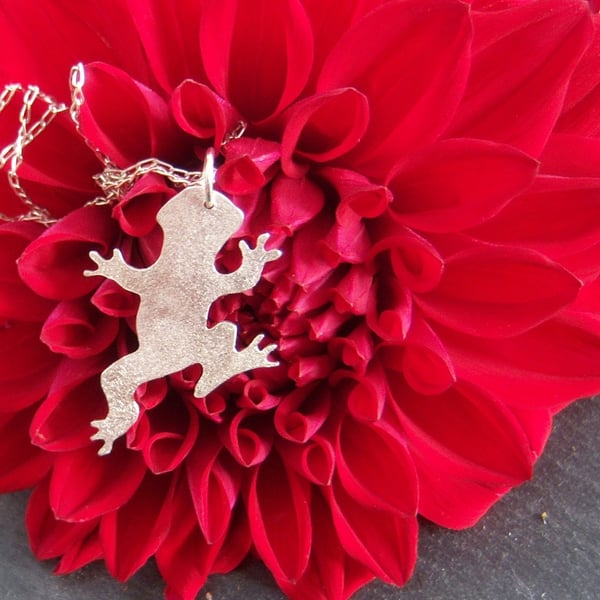 Frog pendant in sterling silver