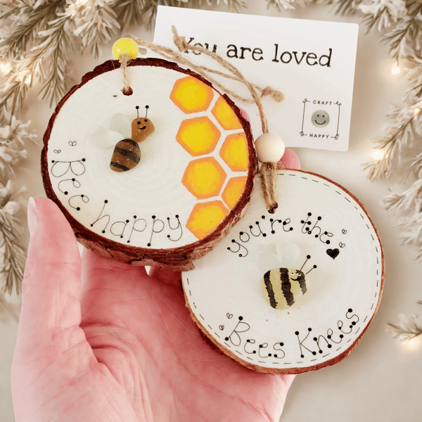 Sea Glass Bee Hanging Wooden Decoration, Gifts for Bee Lovers, Nature Lovers