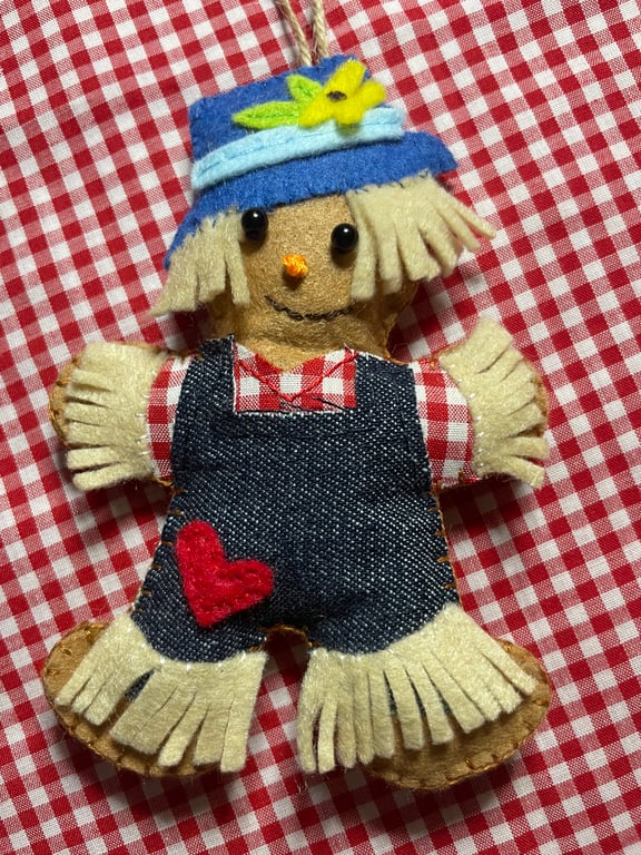 Felt gingerbread scarecrow decoration 