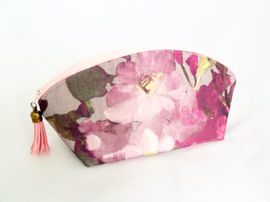 Zipped makeup bag in a floral print