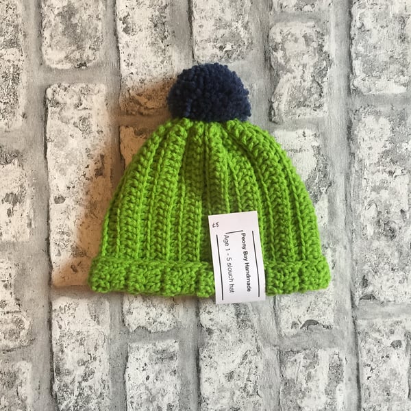 Child’s slouch hat in green, age 1-5 years