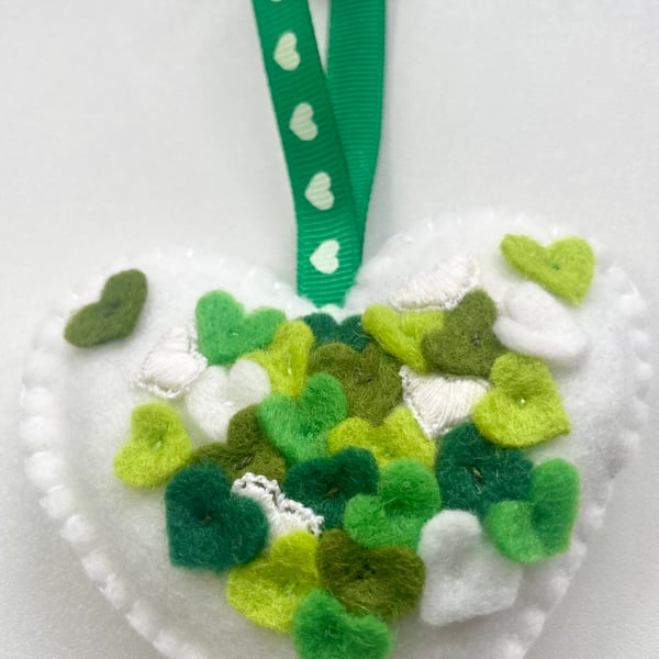 Felt hanging heart greens