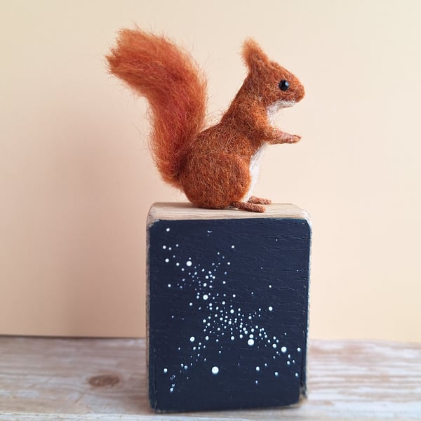 Oak Block - Red Squirrel
