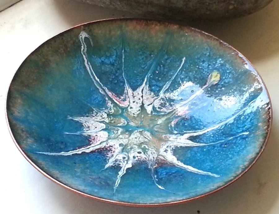 Enamel dish -scrolled pink and white, on turquoise over clear enamel