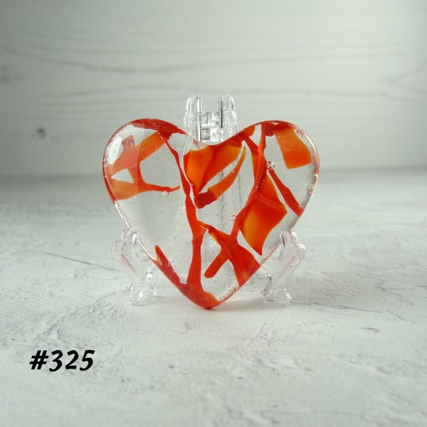 Red and clear heart fused glass pocket hug with stand 5x4.5cm (325)