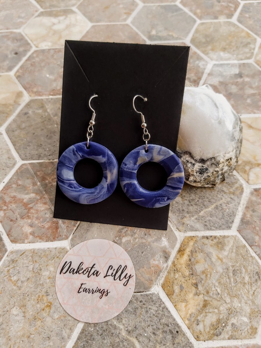 Dark blue marbled hoop earrings