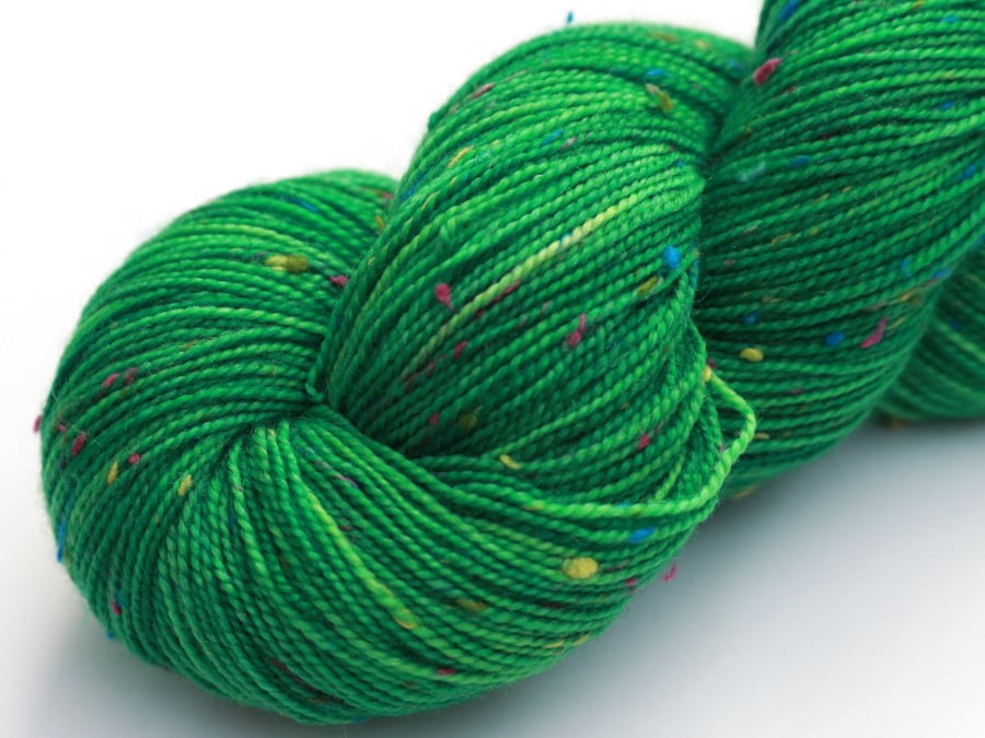 Wildflower Lawn - Superwash neppy 4 ply yarn