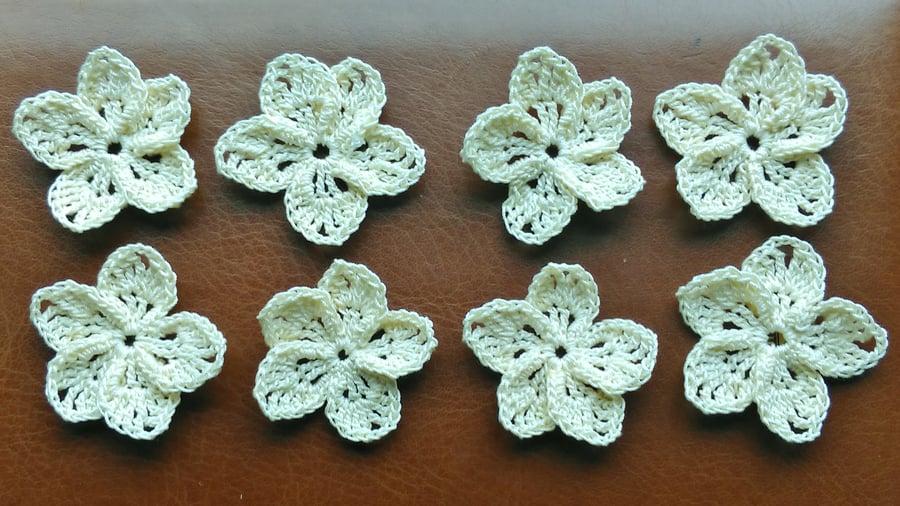 HANDMADE CROCHET COTTON FLOWERS 3.5cm CARD EMBELLISMENTS, IN LOVELY CREAM