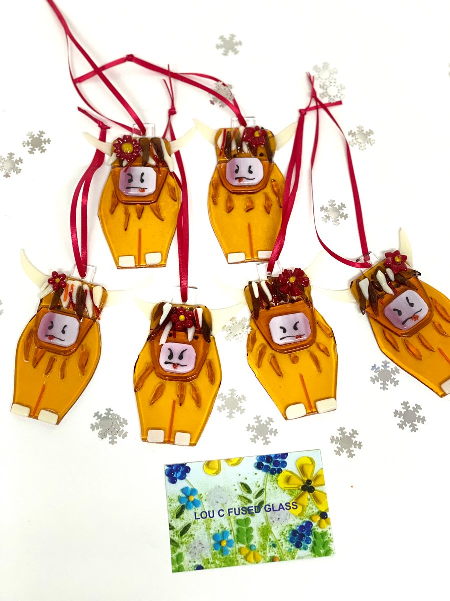 Highland cow “Hetty” the fused glass Christmas decoration 
