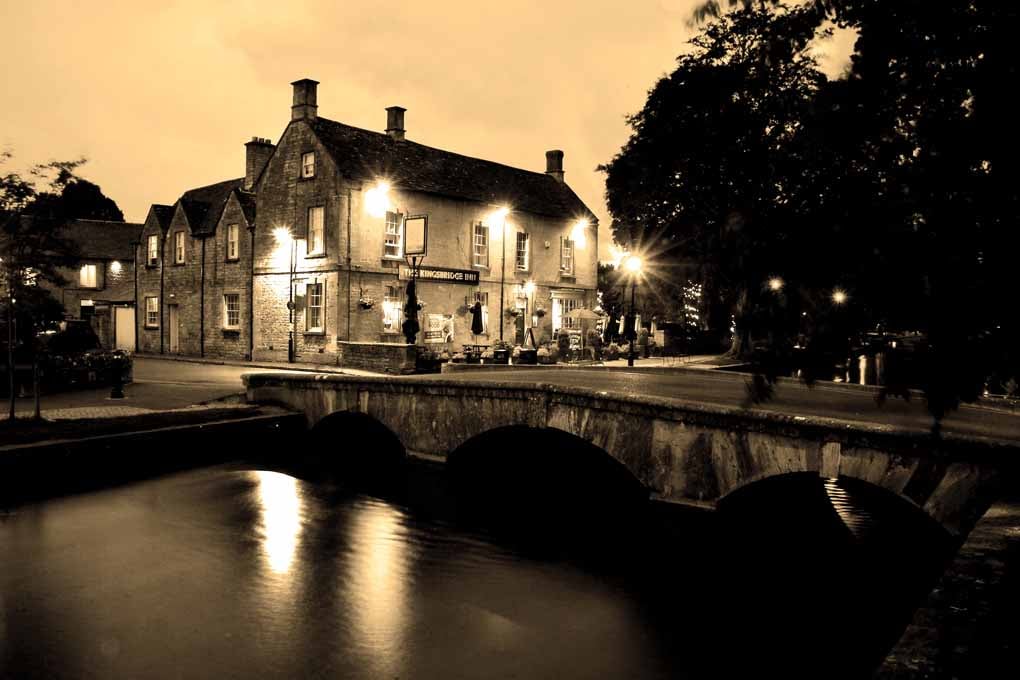 Kingsbridge Inn Bourton On The Water Cotswolds Photograph Print