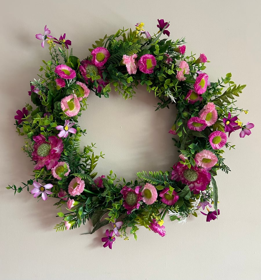 Summer wreath in shades of pink