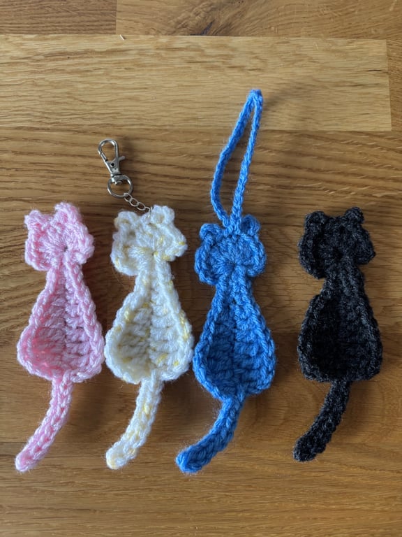 Crochet cat bag charm keychain 