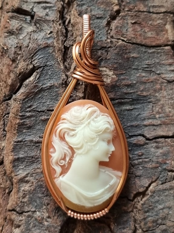 Vintage Cameo,  wire wrapped pendant in copper wire 