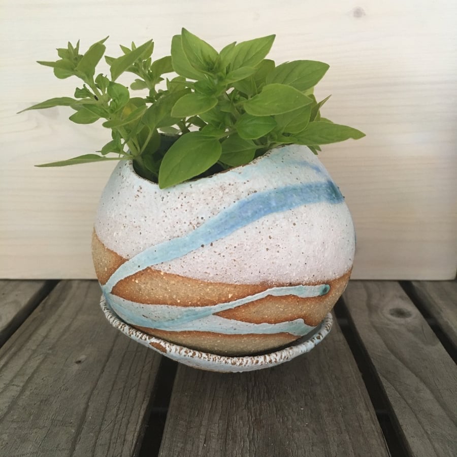 Pebble Planter with Saucer 