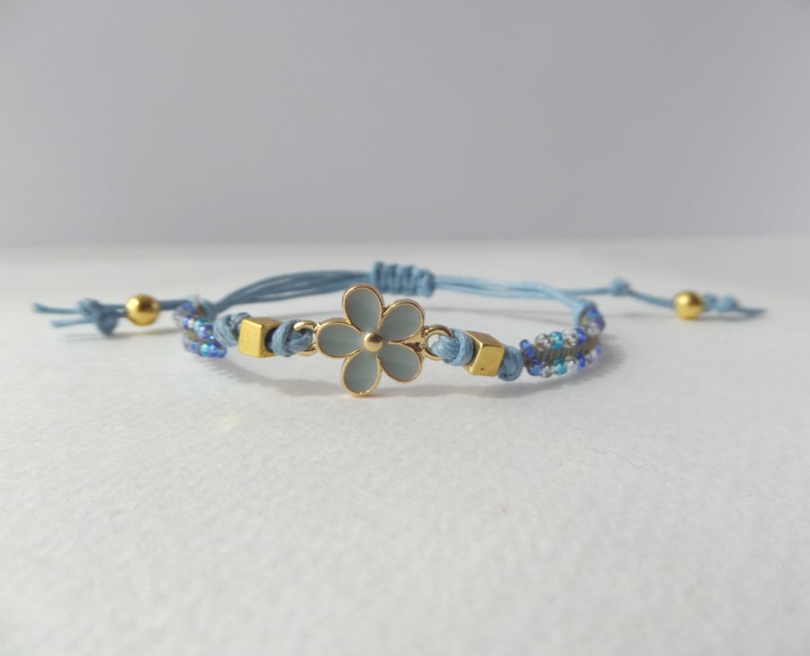 Gold Daisy Bracelet, beaded Macramé Blue Bracelet.