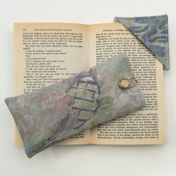 Beautiful bundle, Glasses Case and matching corner book mark