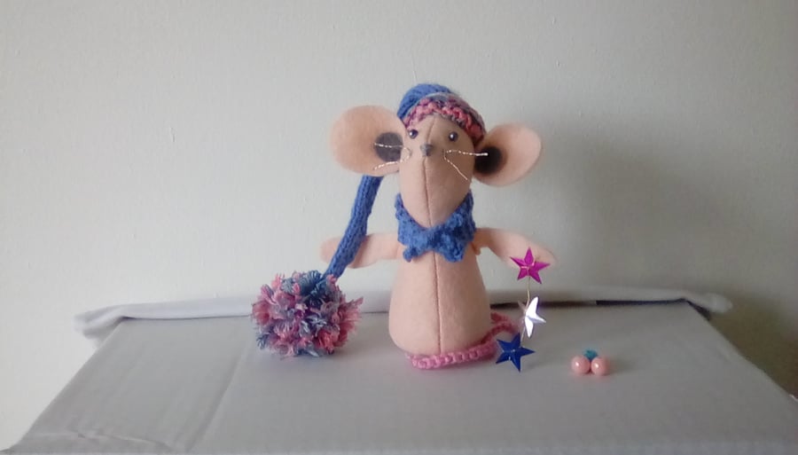 Felt Mouse, Christmas Decor, Handmade Mouse perfect for a animal lover