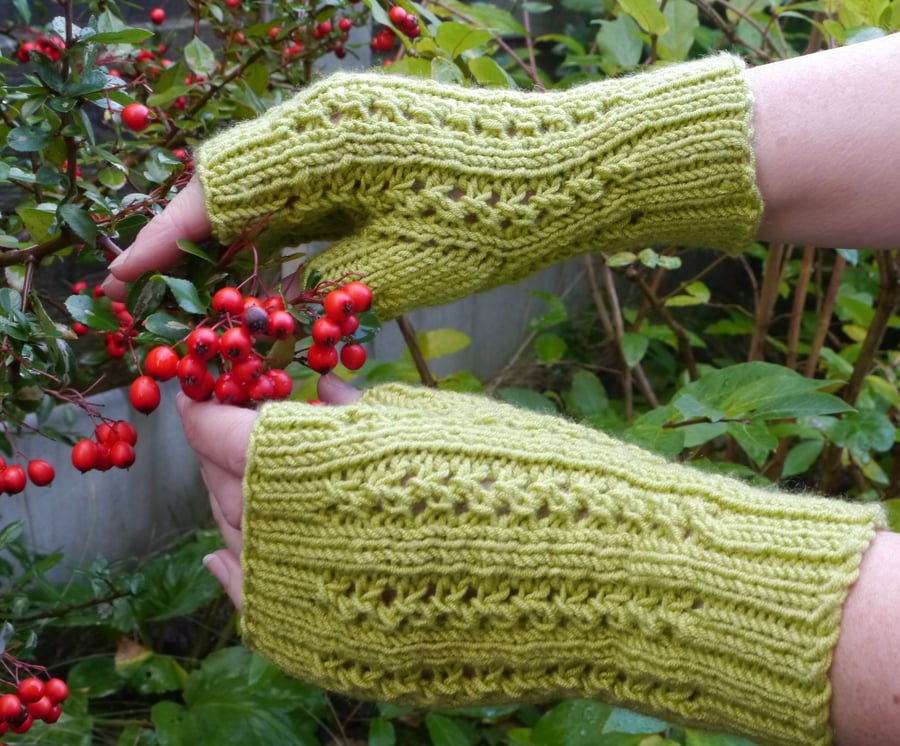 Fingerless Gloves Green
