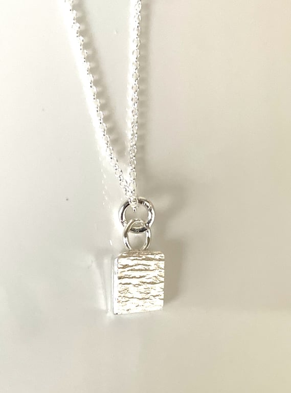 Hammered square pendant 