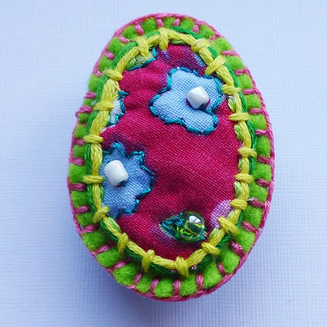 Brooch pin, oval, flowers & beads, Beth