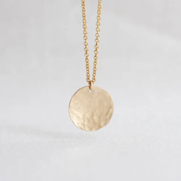 Hammered gold disc necklace